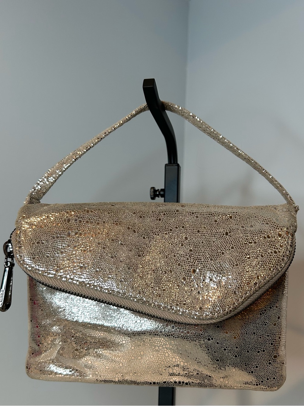 Hobo Daria Metallic Convertible Wristlet Crossbody Bag Clutch Champagne Shimmer - Picture 2 of 12
